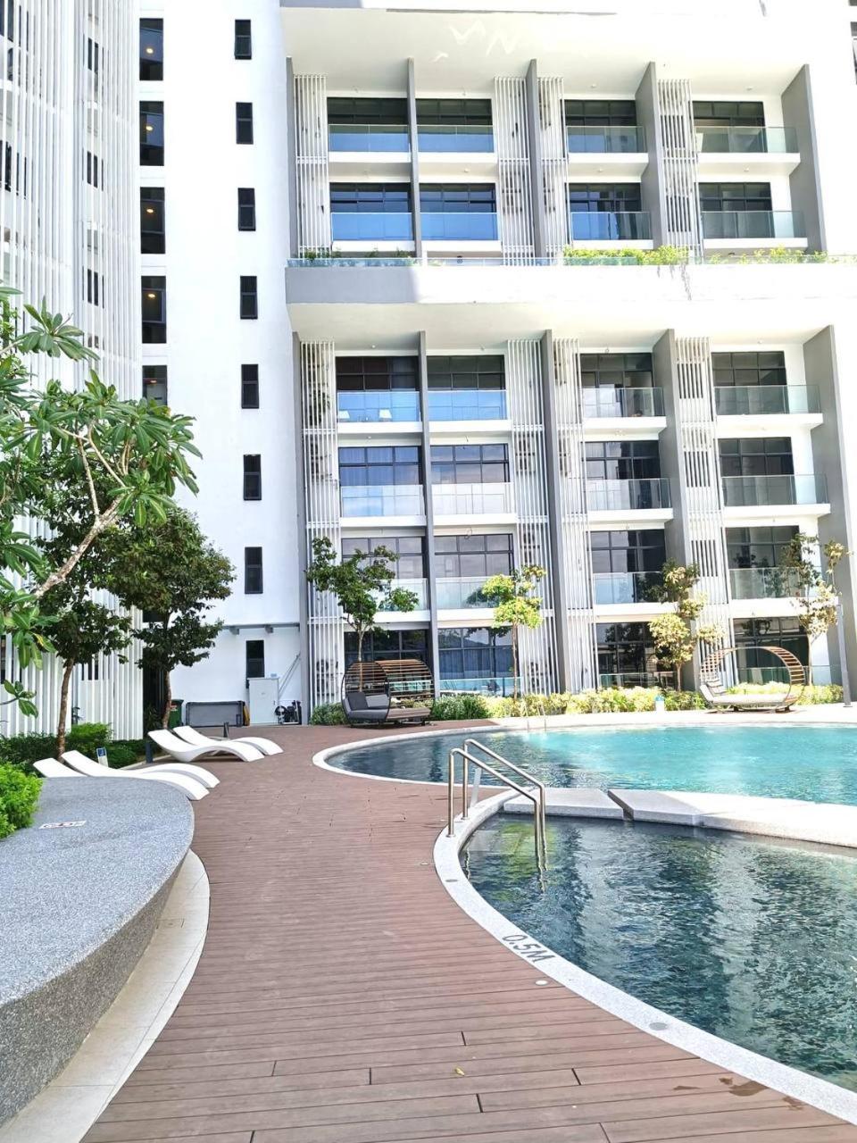 Covesign Suite, The Shore Kota Kinabalu Extérieur photo