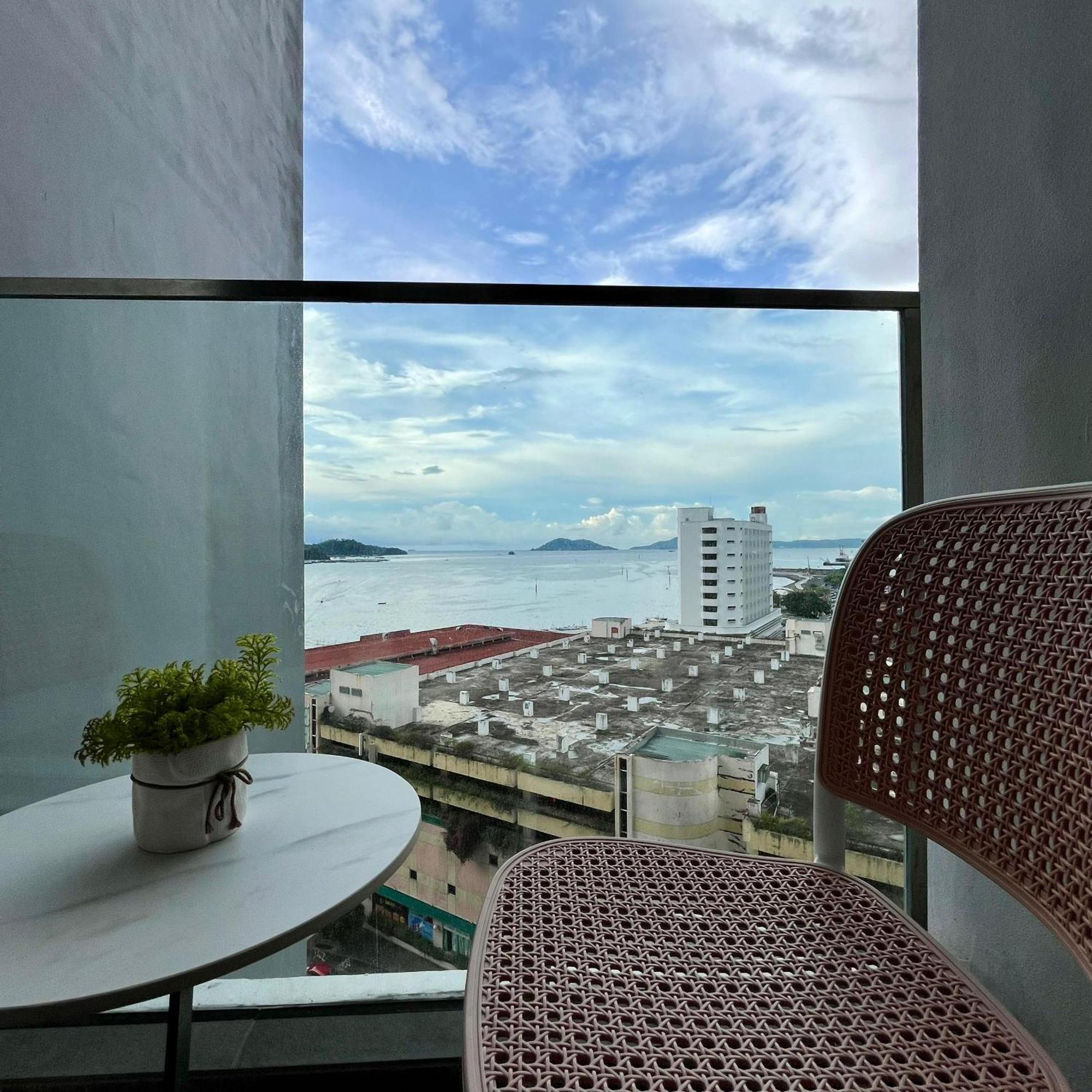 Covesign Suite, The Shore Kota Kinabalu Extérieur photo