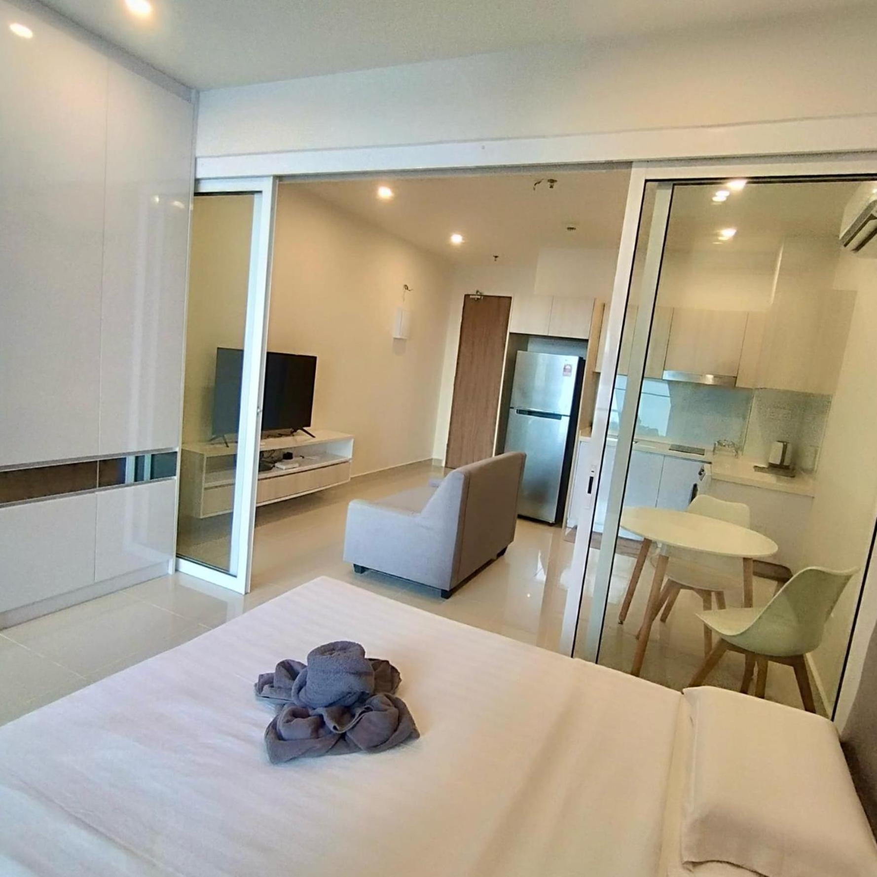Covesign Suite, The Shore Kota Kinabalu Extérieur photo